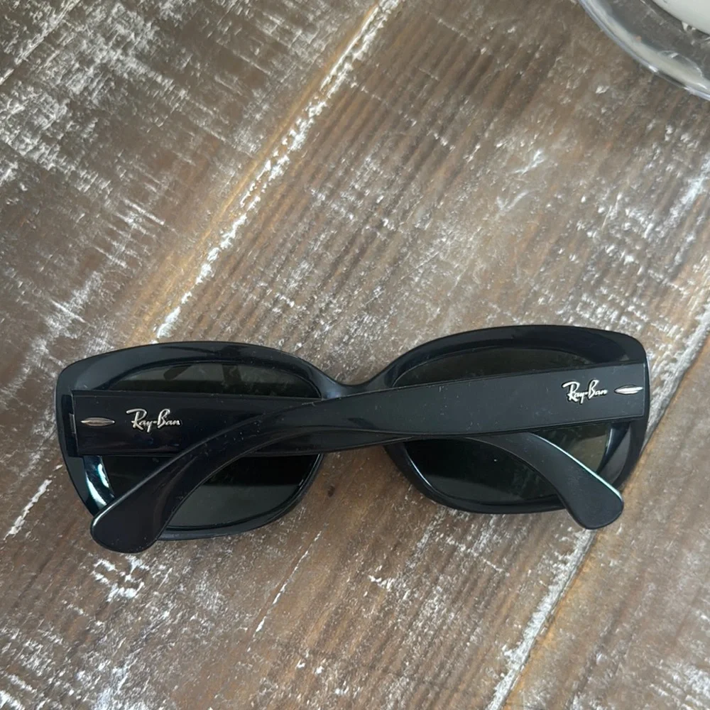 Ray-Ban Classic Black Sunglasses - Picture 4 of 4